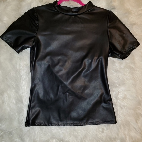 one by one Tops - Faux leather shirt